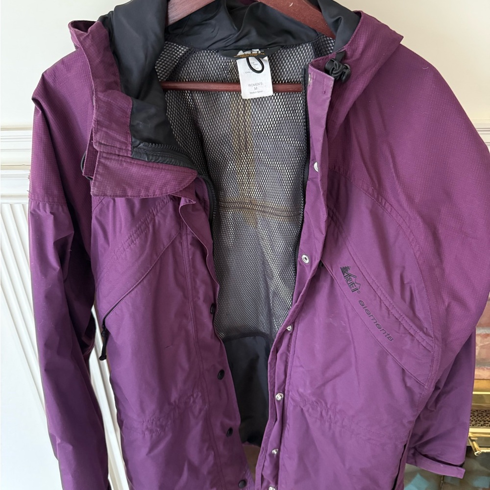 REI Women’s Plum Waterproof Hooded Ski Jacket - Picture 1 of 3